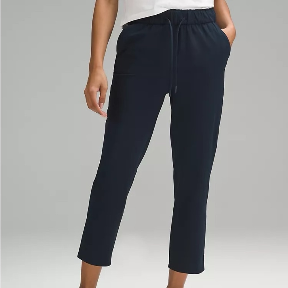 Lululemon high rise cropped pant 23”